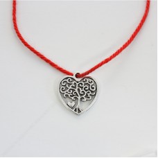 Красная нить оберег с сердцем и деревом жизни