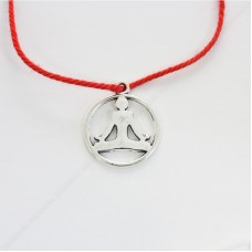 Красная нить с амулетом Йог - гармония, развитие, совершенство