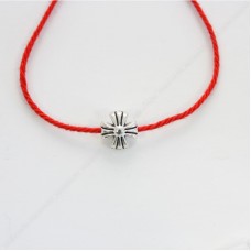 Красная нить с шармом - Крест