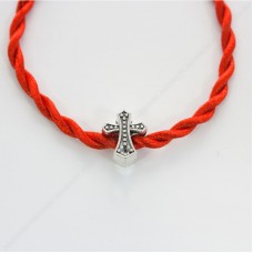 Красная, шелковая нить - Защитный крест